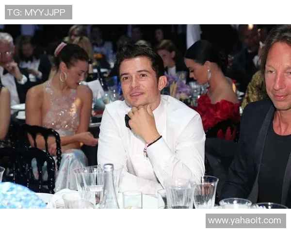 足球明星甜蜜亲吻瞬间回顾让人心动的浪漫时刻合集